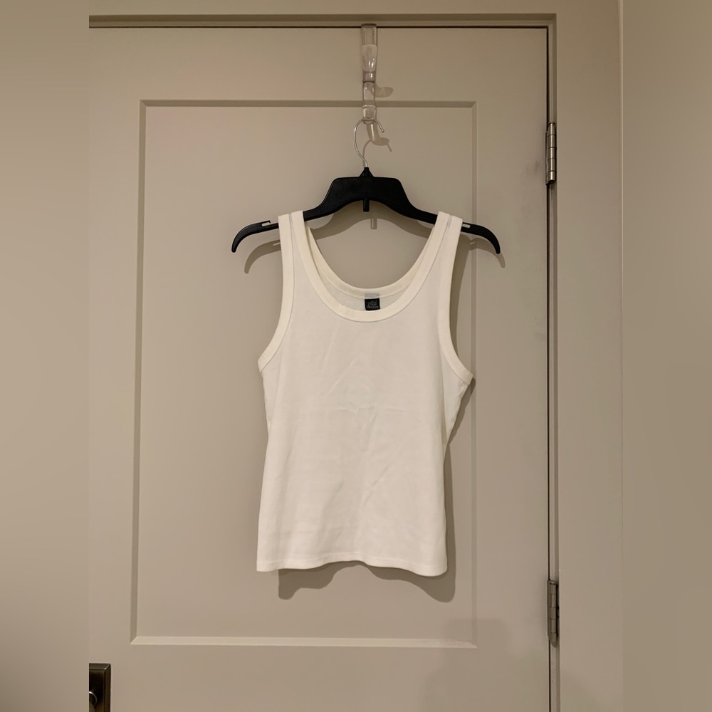 Whited ribbed tank